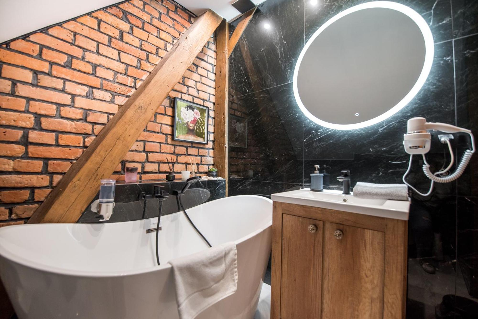 Przytulny Apartament Z Wieza Гливице Экстерьер фото