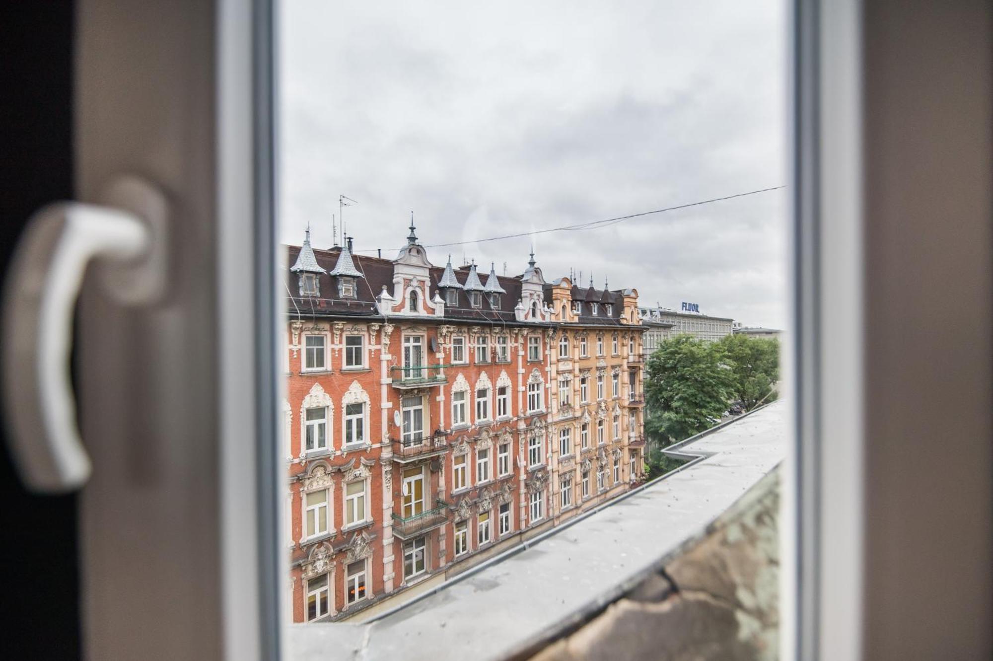 Przytulny Apartament Z Wieza Гливице Экстерьер фото